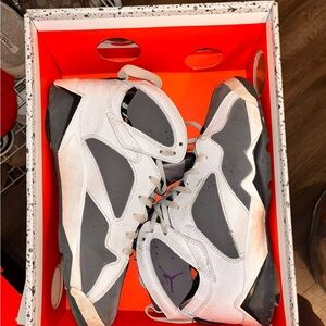 Jordan Men's Shoes in White and Gray